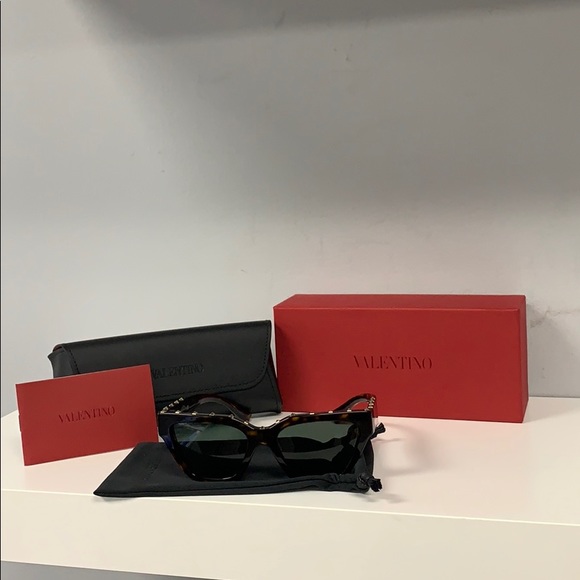 VALENTINO women’s sunglasses